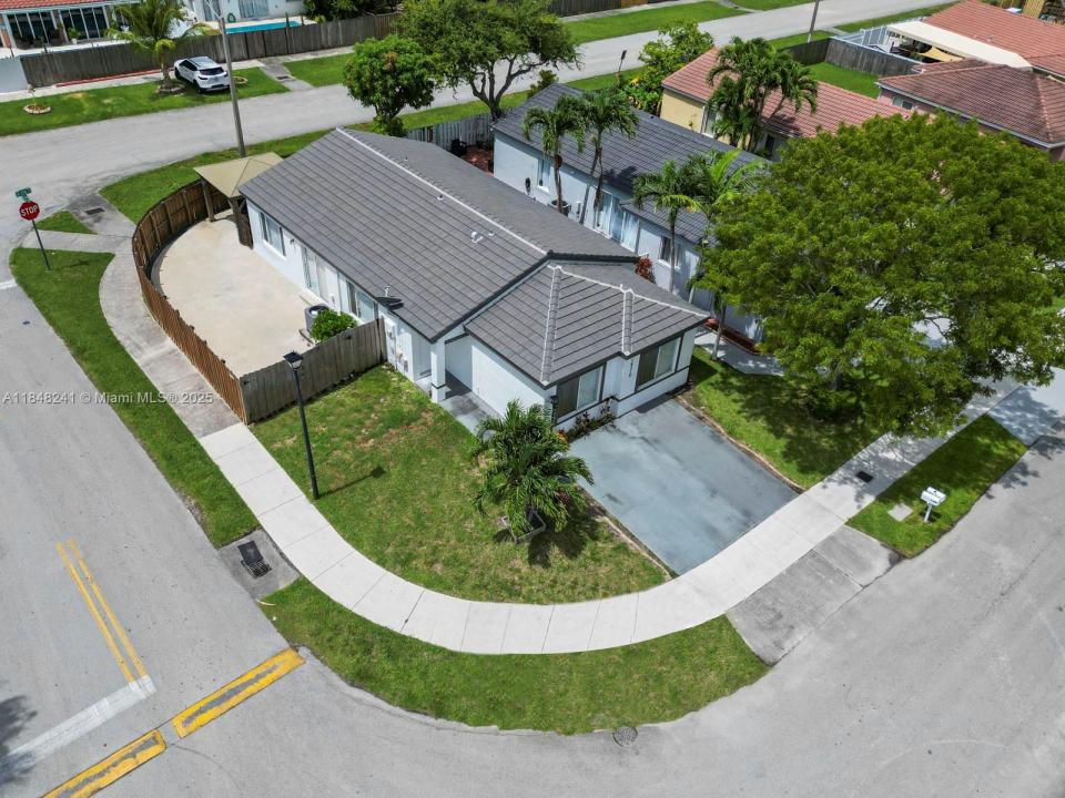 14310 SW 175th Ter, Miami, Florida 33177