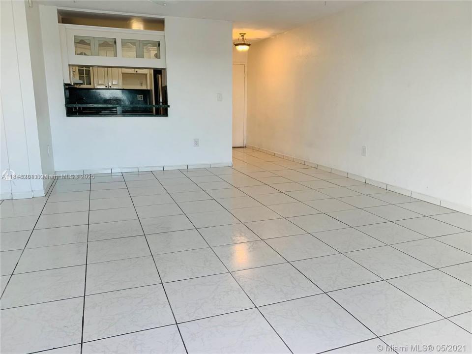 1325 W 68th St 514, Hialeah, Florida 33014, Stati Uniti