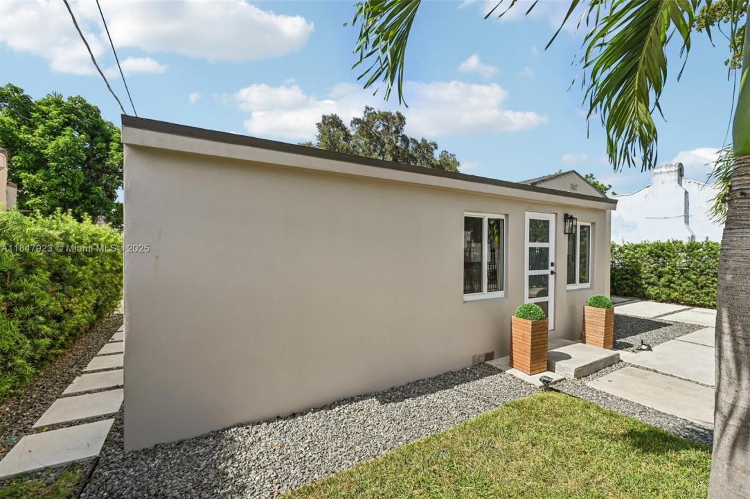 1361 NW 55th St, Miami, Florida 33142