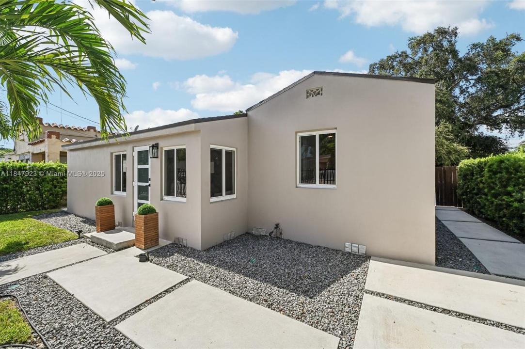 1361 NW 55th St, Miami, Florida 33142