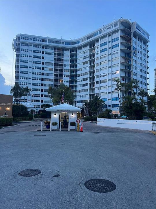 100 Golden Isles Dr 706, Hallandale Beach, Florida 33009, Stati Uniti