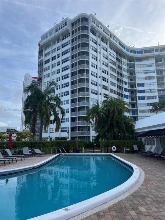 100 Golden Isles Dr 706, Hallandale Beach, Florida 33009, Stati Uniti