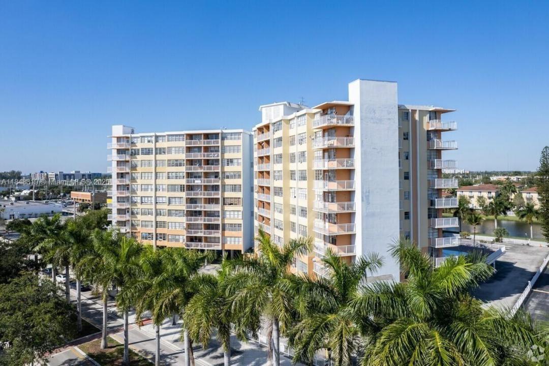 2025 NE 164th St 914, North Miami Beach, フロリダ 33162, アメリカ合衆国