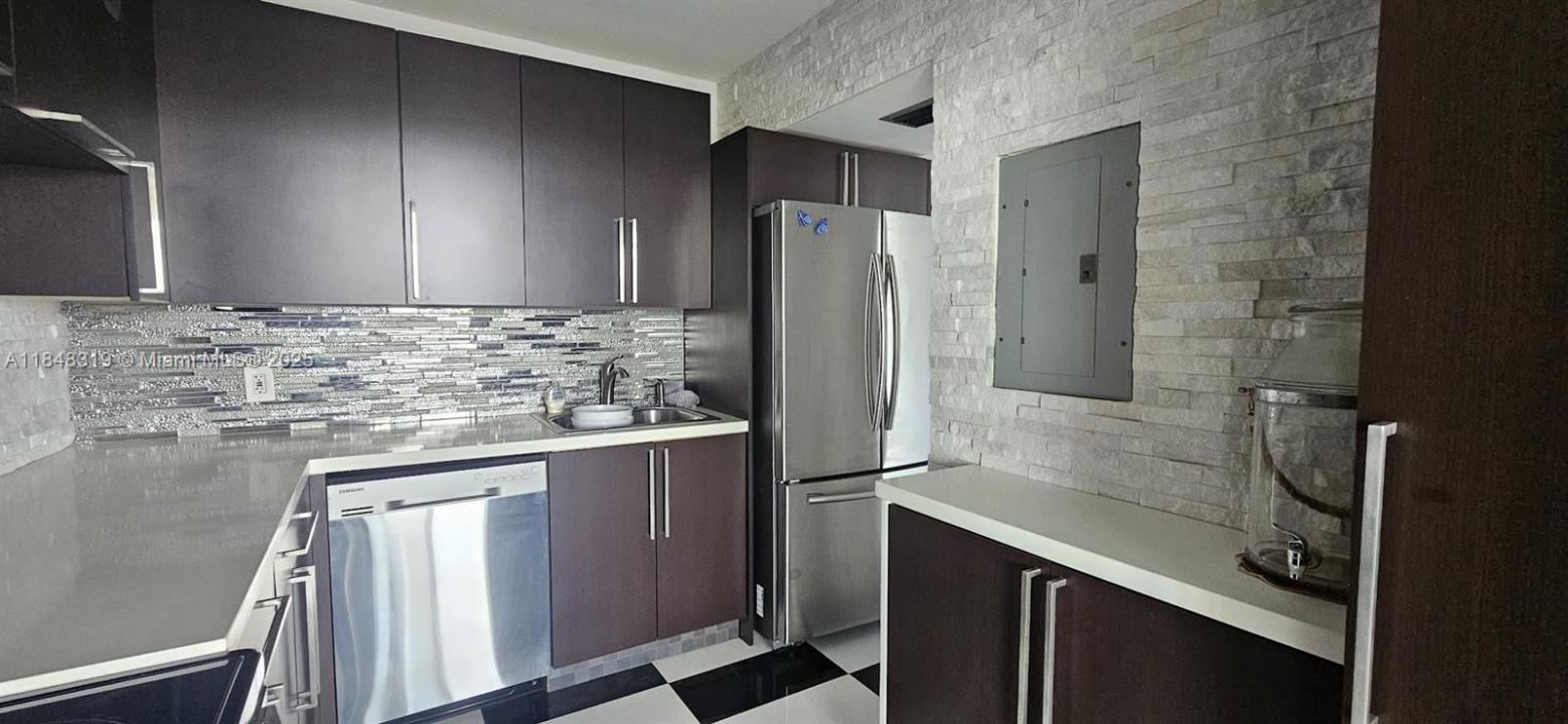 2025 NE 164th St 914, North Miami Beach, フロリダ 33162, アメリカ合衆国