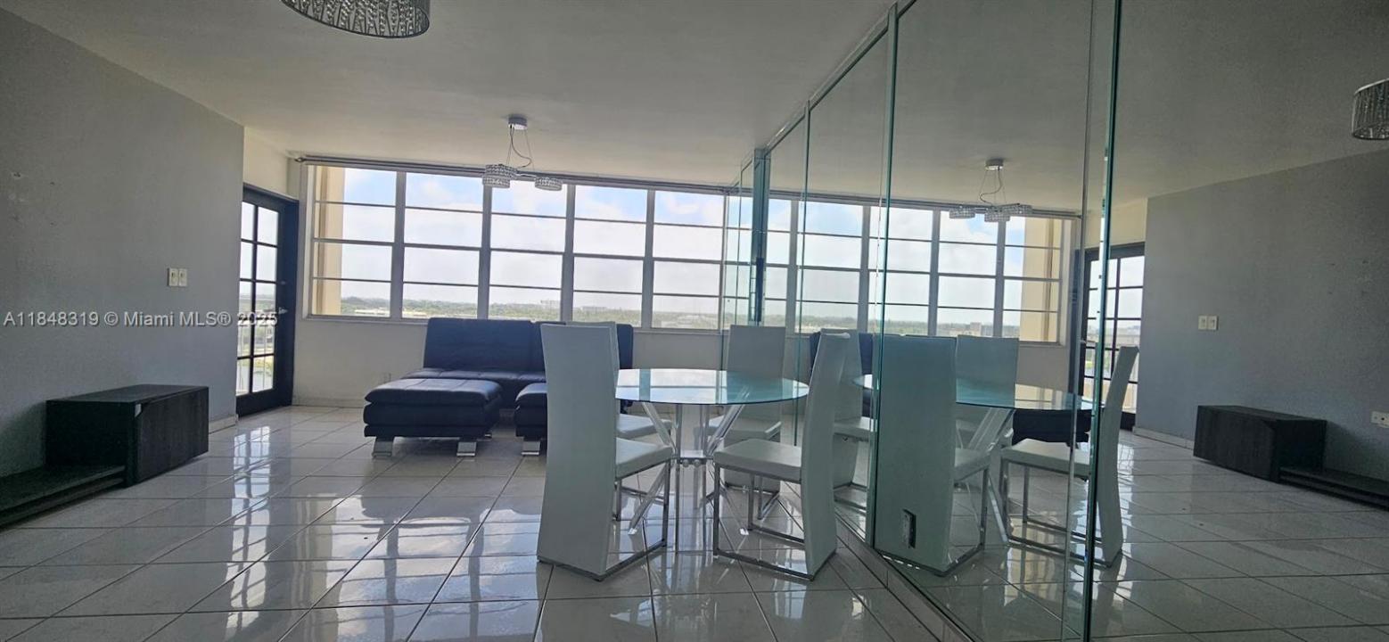 2025 NE 164th St 914, North Miami Beach, フロリダ 33162, アメリカ合衆国