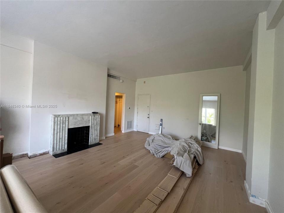 2421 Lake Pancoast Dr 4D, Miami Beach, Florida 33140