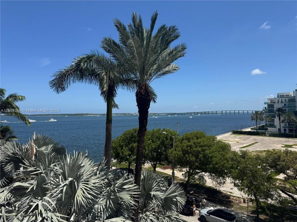 1155 Brickell Bay Dr 307, Miami, Florida 33131, Amerika Birleşik Devletleri