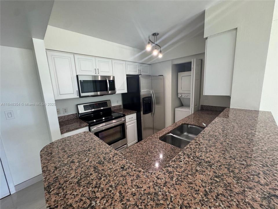 1155 Brickell Bay Dr 307, Miami, Florida 33131, Amerika Birleşik Devletleri