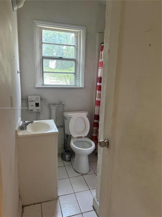 2711 SW 14th St B, Miami, Florida 33145, Estados Unidos