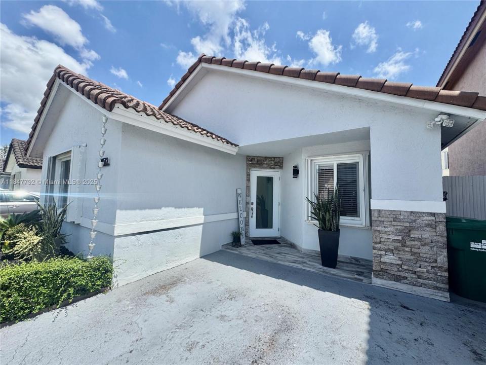 11512 SW 6th St, Sweetwater, Флорида 33174, Соединенные Штаты