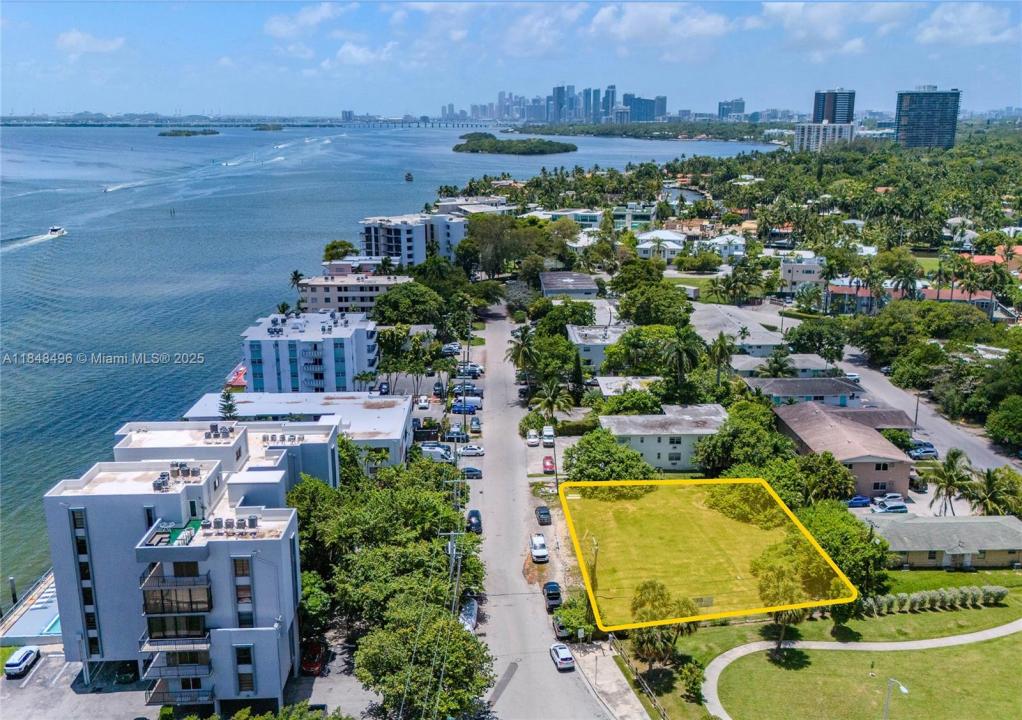 7880 NE Bayshore Ct, Miami, Flórida 33138, Estados Unidos