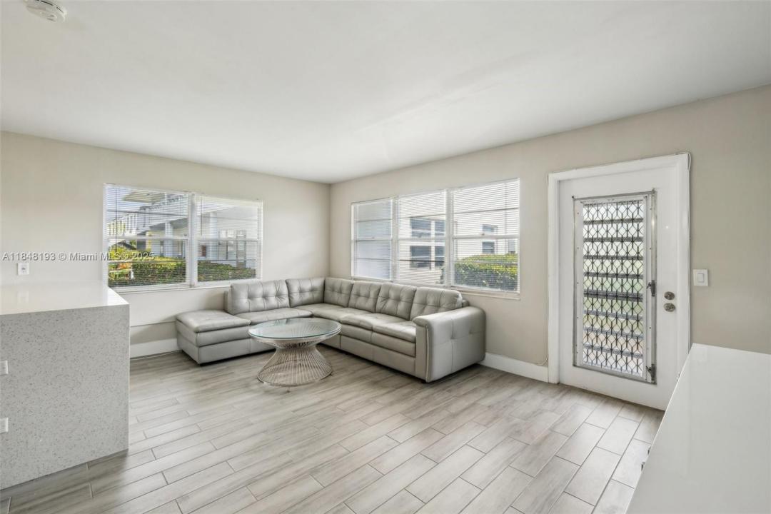 77 Westbury D 77, Deerfield Beach, פלורידה 33442, ארצות הברית של אמריקה