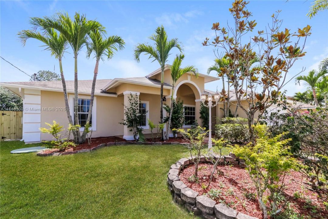 3301 SW Mcmullen St, Port St. Lucie, Florida 34953, Amerika Birleşik Devletleri