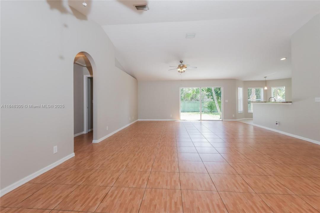 3301 SW Mcmullen St, Port St. Lucie, Florida 34953, Amerika Birleşik Devletleri