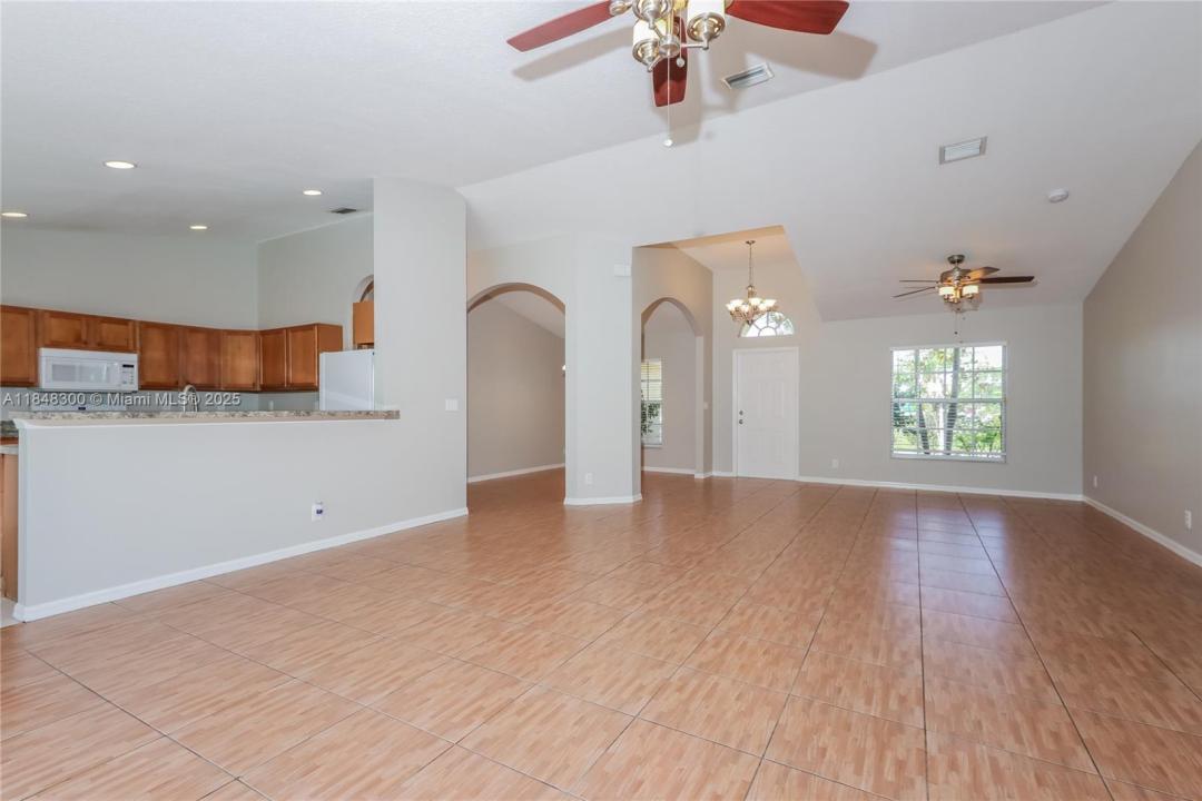 3301 SW Mcmullen St, Port St. Lucie, Florida 34953, Amerika Birleşik Devletleri