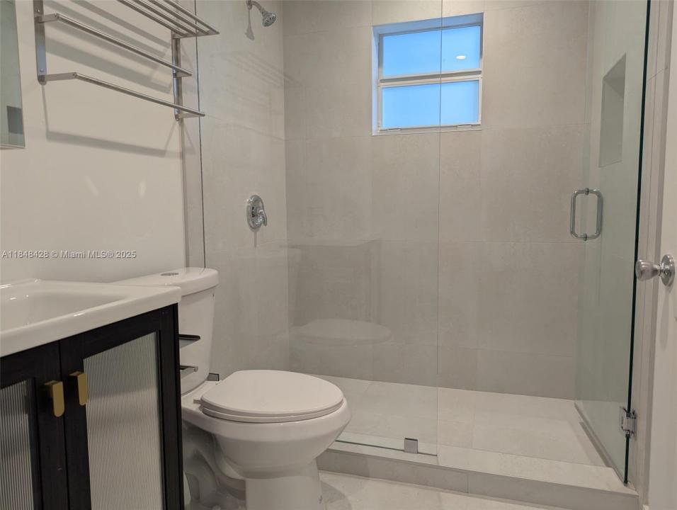 911 Sharar Ave 2, Opa-Locka, 佛罗里达州 33054, 美国