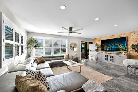 372 Golfview Rd 201, North Palm Beach, Florida 33408