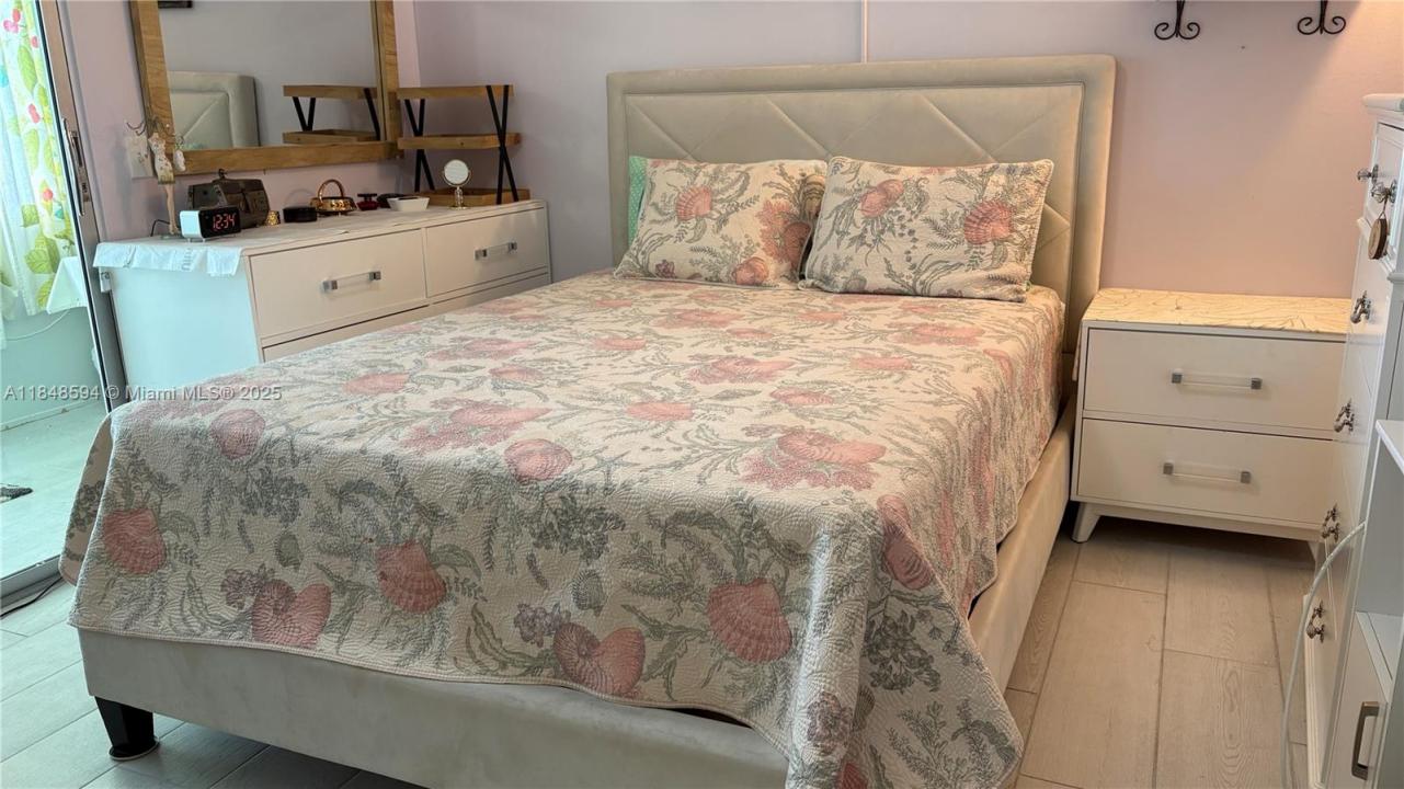 98 E Westbury  E 98, Deerfield Beach, Florida 33442, USA