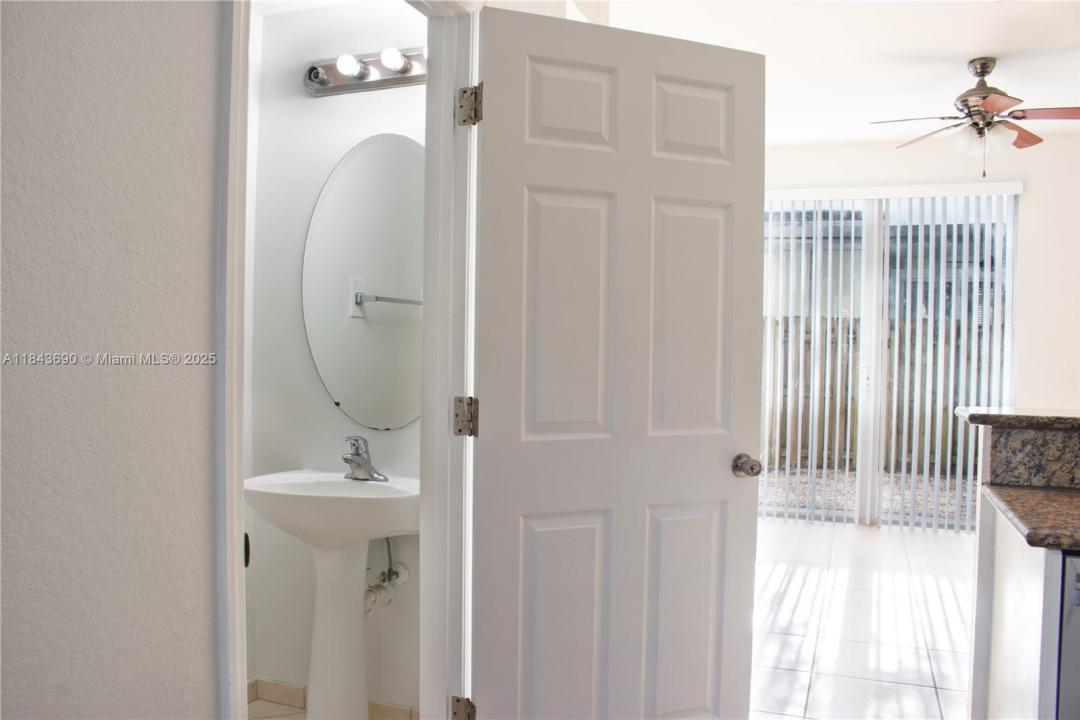 153 SE 28th Pl 3, Homestead, 佛罗里达州 33033, 美国