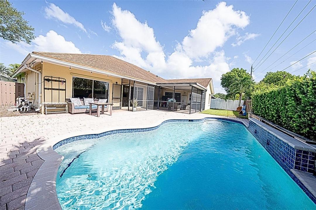 938 SW 149th Ter, Sunrise, Floride 33326, États-Unis