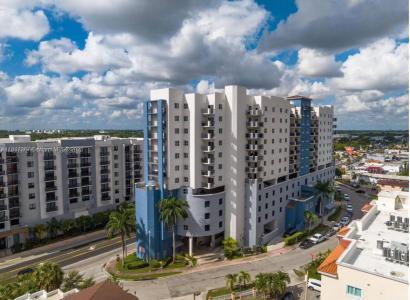 6355 SW 8th St 3-E, Miami, Florida 33144, USA