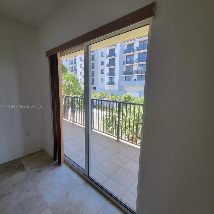 6355 SW 8th St 3-E, Miami, Florida 33144, HOA KỲ