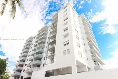 6900 Bay Dr 3I, Miami Beach, Florida 33141, USA