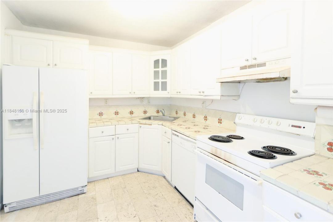6900 Bay Dr 3I, Miami Beach, Florida 33141, Stati Uniti