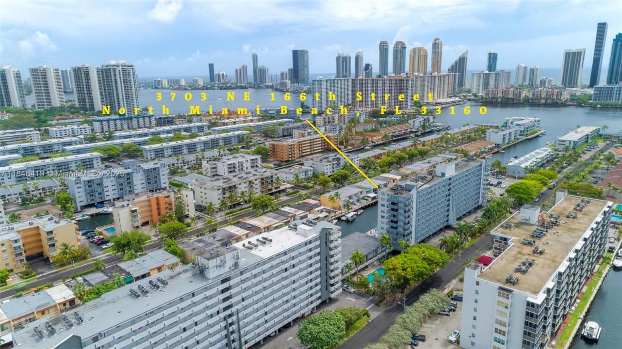 3703 NE 166th St 408, North Miami Beach, Florida 33160, USA