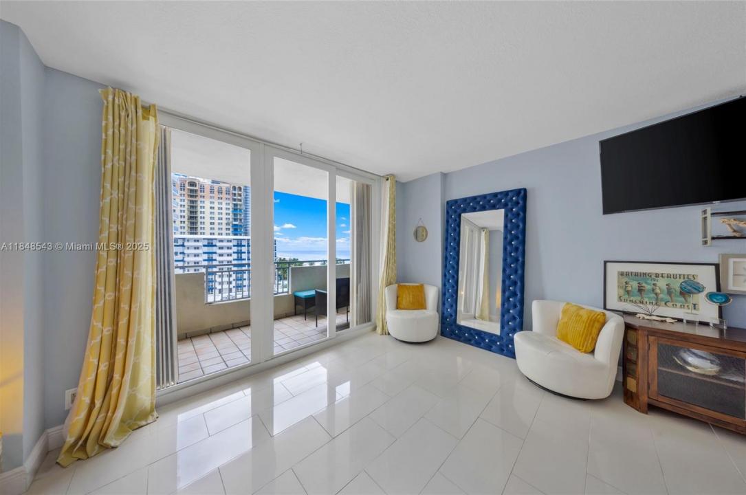 3180 S Ocean Dr 607, Hallandale Beach, Floride 33009, États-Unis