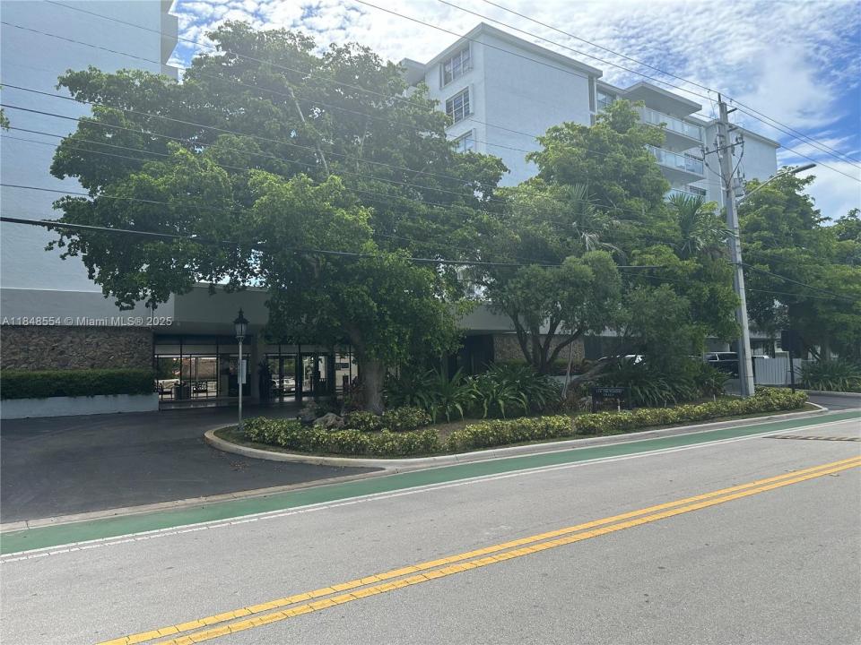 10000 W Bay Harbor Dr 625, Bay Harbor Islands, Флорида 33154, Соединенные Штаты