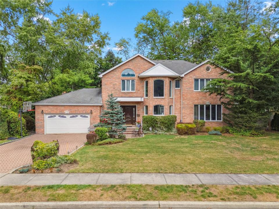 8 Percheron Lane, North Hempstead, 纽约州 11577, 美国