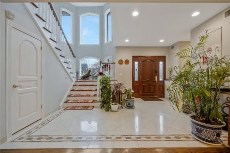 8 Percheron Lane, North Hempstead, 纽约州 11577, 美国