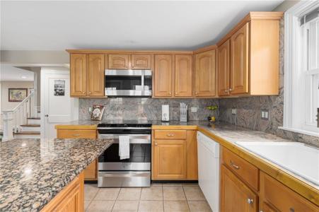 12 Hagen Avenue, Cranston, Rhode Island 02920