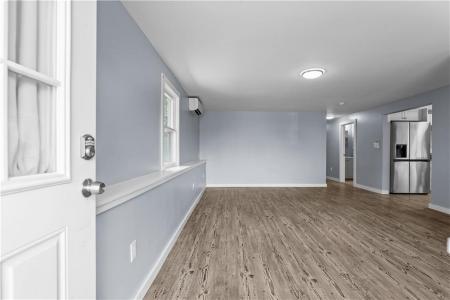 132 Maple Avenue, Middletown, RI 02842, USA