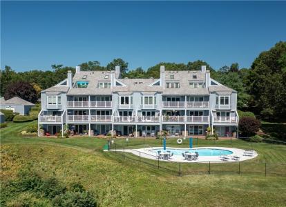 152 Crompton Avenue 2, East Greenwich, רוד איילנד 02818, ארצות הברית של אמריקה