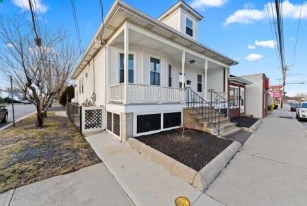 543 North Broadway 2, East Providence, Rhode Island 02914, USA