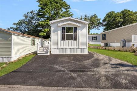 29 Foxtrot Drive, Charlestown, RI 02813, USA