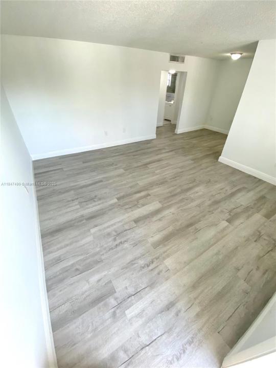 400 NE 1st St 209, Hallandale Beach, فلوريدا 33009, الولايات المتحدة