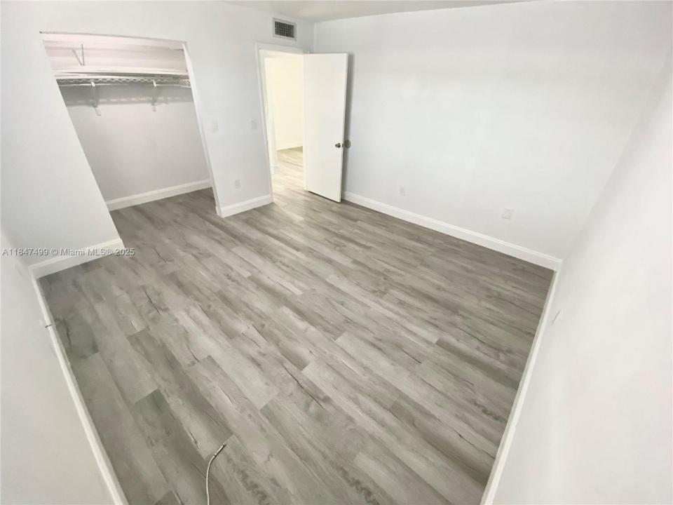 400 NE 1st St 209, Hallandale Beach, فلوريدا 33009, الولايات المتحدة