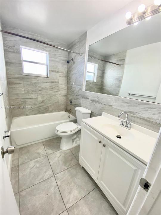 400 NE 1st St 209, Hallandale Beach, فلوريدا 33009, الولايات المتحدة
