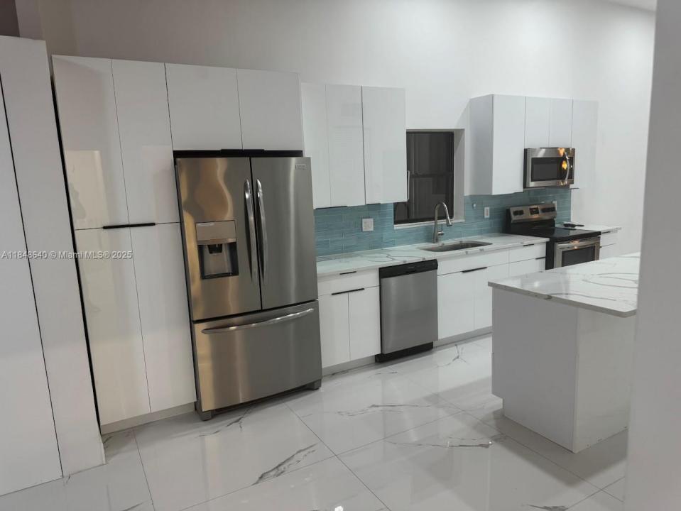 Hallandale Beach, Florida 33009, Stati Uniti