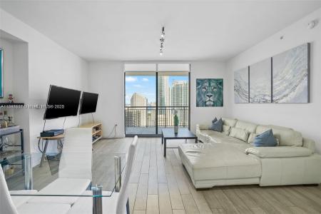 999 SW 1st Ave 2717, Miami, Florida 33130, USA