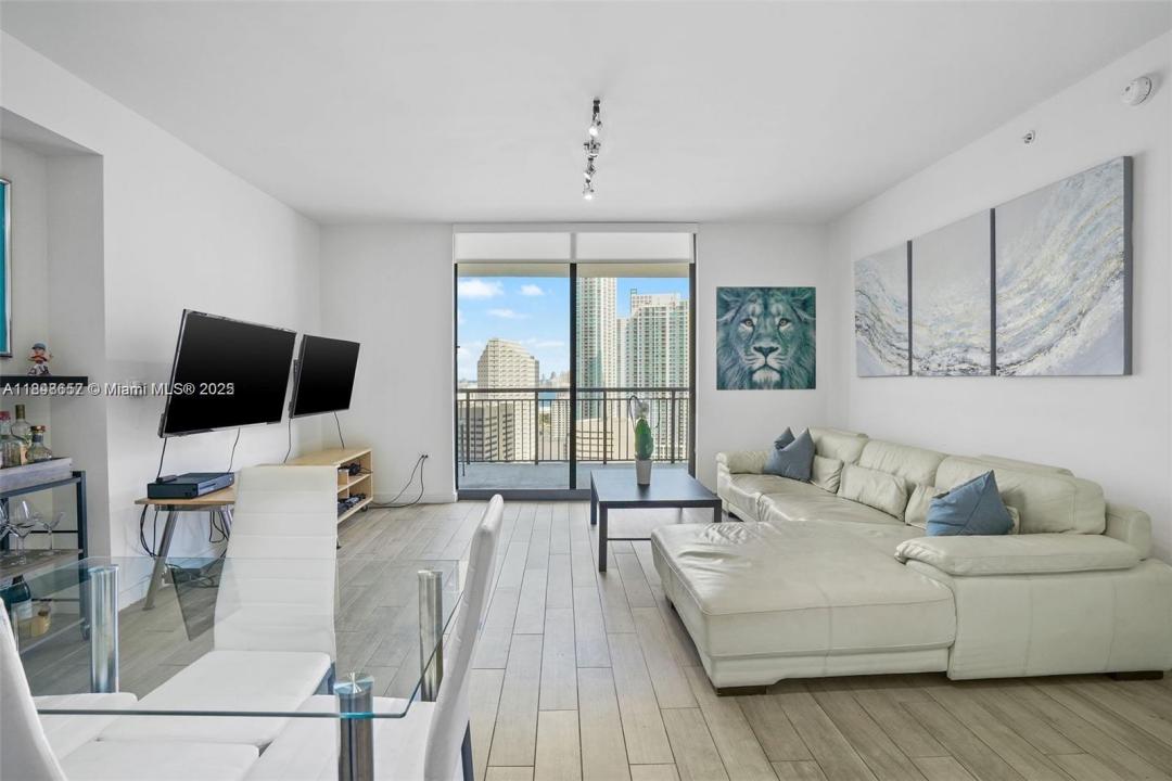 999 SW 1st Ave 2717, Miami, 佛罗里达州 33130, 美国