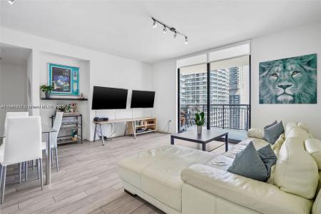 999 SW 1st Ave 2717, Miami, Florida 33130, USA