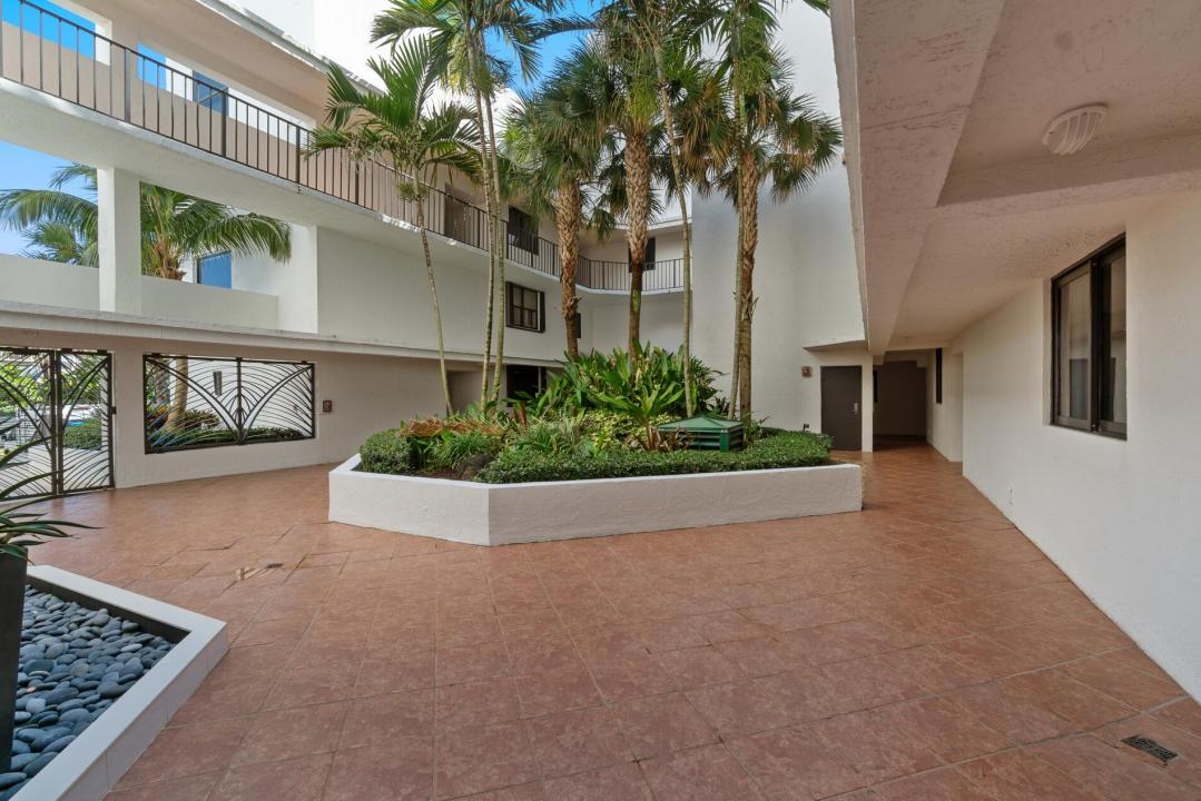2565 S Ocean Boulevard 110 N, TOWNHOUSES OF HIGHLAND BEACH, Highland Beach, Florida 33487