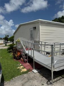 220 NE 12 ave 158, Homestead, Florida 33030, USA