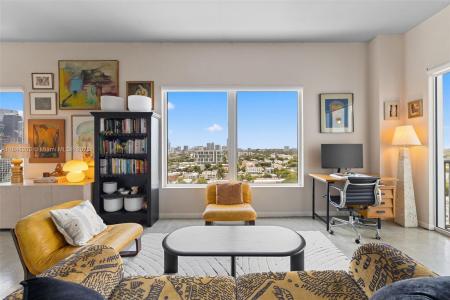 10 SW South River Dr 1614, Miami, Florida 33130, USA