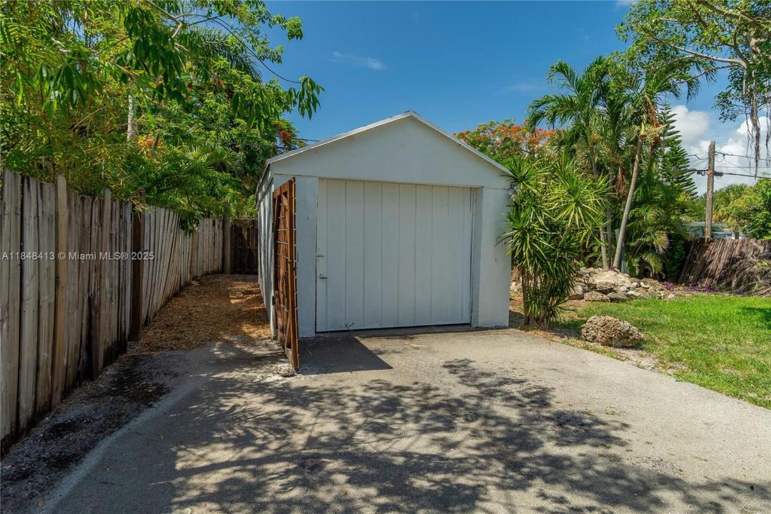 246 NE 13th St, Delray Beach, Florida 33444