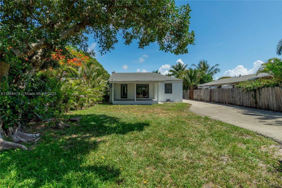246 NE 13th St, Delray Beach, Florida 33444